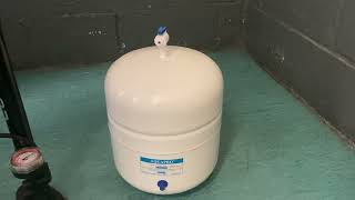 How to re pressurise your Reverse Osmosis water filter Storage Tank [upl. by Cherian]