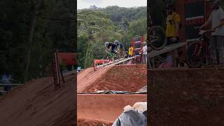 Pump track practice Crankworx Cairns  so slow cause it was wet [upl. by Glory]