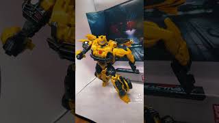 Unboxing Studio Series Reactivate Bumblebee 10 [upl. by Cony973]