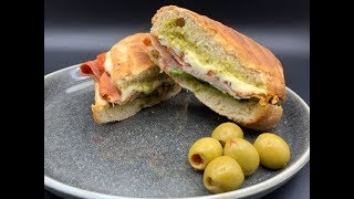 Hjemmelavede panini sandwich med parmaskinke pesto spinat og mozzarella [upl. by Nivlak737]