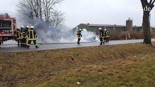 Erdgasauto brennt auf der B208 völlig aus [upl. by Iztim]