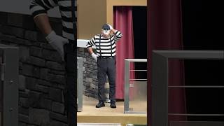 Close call 😎👏 Tom mime Seaworld seaworldmime funny [upl. by Etti]