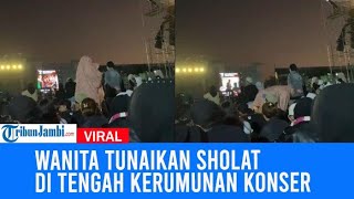 Viral Aksi Seorang Wanita Tunaikan Sholat Di Tengah Kerumunan Konser Musik Di Makassar Bawa Sajadah [upl. by Murray]