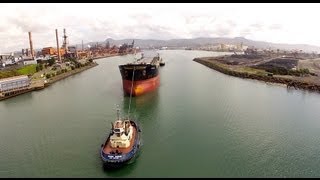 The complex and dangerous Centre Lead Forward Tug Manoeuvre Port Kembla Australia [upl. by Erica]