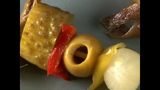 Come preparare le banderillas stuzzichini spagnoli  videoricette di aperitivi [upl. by Berna]