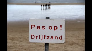 Brandweer redt vrouw uit drijfzand in De Cocksdorp op Texel [upl. by Acebber]