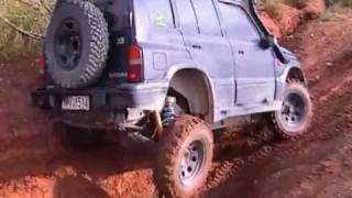 EXTREME VITARA OFF ROAD  PENTELI 170110 [upl. by Eillac637]