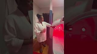 Redlight Therapy Bed Relieves Knee and Arthritis Pain testimonial kneepainrelief arthritisrelief [upl. by Markman53]