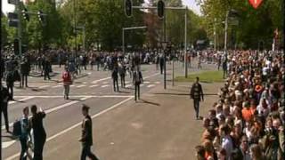 LIVE Beelden Ongeluk Koninginnedag 2009  uitzending NOS  Eerste beelden  Uncut footage  HQ [upl. by Ruthi31]