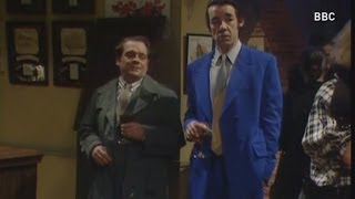 Trigger dies aged 69 Roger LloydPack who played Trigger in Only Fools and Horses has died [upl. by Offen456]