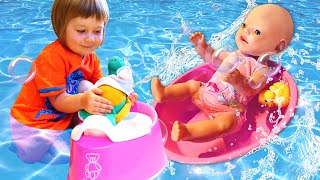 Bianca y sus juguetes bebés van a la piscina Episodios para niñas pequeñas Juegos infantiles [upl. by Murry]