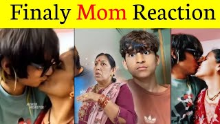 Sourav Joshi Kissing Scane par Mom Ka Reaction 😔 [upl. by Aihsat]