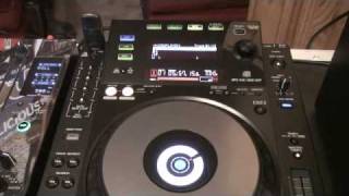 Pioneer CDJ900 Using the USB [upl. by Rann]