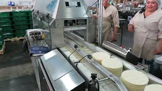 UBE MODEL 6700 TORTILLA PACKAGING MACHINE WITH SMART BELT INFEED amp JC FORD COUNTER STACKER [upl. by Pazit]