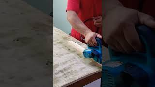 como utilizar cepillo electrico para madera [upl. by Gertruda]