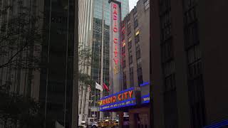 Un peu de magie newyorkaise avec le Radio City Music Hall [upl. by Castro]