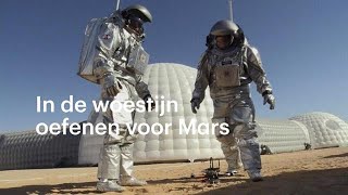 Oefenen voor Mars in de woestijn Dit pak aandoen kost al 2 uur  RTL NIEUWS [upl. by Remoh183]