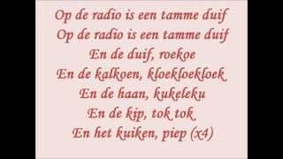 Pulcino Pio  Het kuikentje piep met Lyrics [upl. by Artemahs]