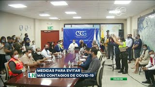 Buscan evitar la expansión del COVID19 en Guayaquil [upl. by Mintz]