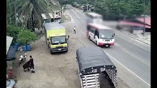 Fatal accidente en Santander motociclista murió tras ser arrollado por bus [upl. by Rennie]