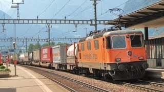 Bahnverkehr in Silenen und Erstfeld am 2711  InterregioCargo Re 44 [upl. by Sacttler179]