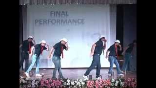 Worlds best funny dance ever performed by Employe [upl. by Pinchas]