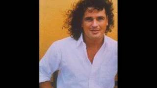 Carlos Vives  Ahi llego yo [upl. by Nilesoy]