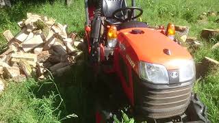 Micro tracteur Kubota B 1181  fendeuse à bois [upl. by Ajna]