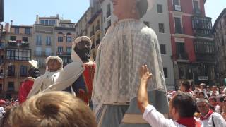 Gigantes de Pamplona  Despedida San Fermín 2015 parte III [upl. by Aneerahs]