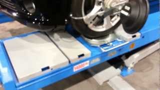 Ravagliolis Vistar 3D wheel alignment computer with 14000 lbs capacity scissor lift [upl. by Yong]