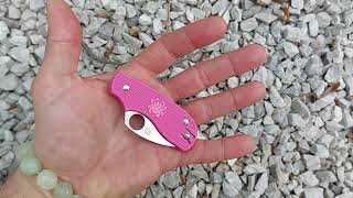 Spyderco Squeak Pink [upl. by Htebyram]