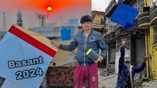 Basant 2025  Sunday Kite Catching in Streets 🤩 itny zada guddy loot lea🙉😂  25 oura dia 😅 [upl. by Raybin]