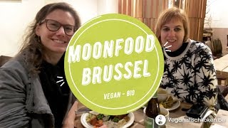 Moonfood café Brussel  vegan biologisch restaurant  lunchbar [upl. by Hluchy]