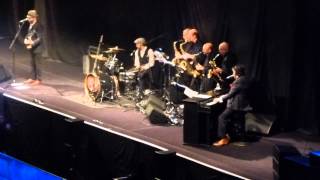 Chas n Dave  London Girls O2 Arena 19th Dec 2014 [upl. by Rimidalb]