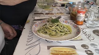 Spaghettoni XXL Al Pesto tutto in 16 minuti16 min fatto Pesto e Spaghetti sul tavolo impiattati [upl. by Watters]