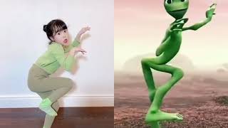 An adorable little girl taking up Dame Tu Cosita dance challenge可爱小女孩跳魔性青蛙舞 [upl. by Renaldo669]