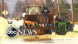 Floods displace hundreds of families in Washington state [upl. by Luhey]