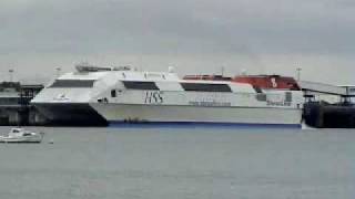 HSS Stena Discovery Docking At Harwich [upl. by Barcellona]