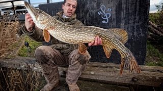 Fishing in Holland  Hecht [upl. by Anihc]