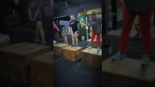 WOD de Hoje  200m Run Box Jumps amp KettleBell Swings wod crossfit boxjumps [upl. by Aztiray]