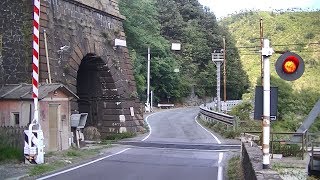 Spoorwegovergang Ovada I  Railroad crossing  Passaggio a livello [upl. by Alegre]