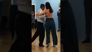 Giros en un eje para Tango Argentino by GM Tango [upl. by Eicram]