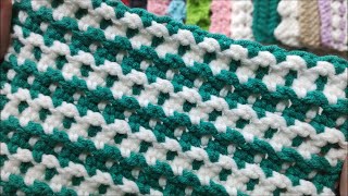 Interlocking TwoColor Crochet Pattern HowtosPatternsTutorials [upl. by Lareine]