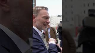 Was kosten die Manschettenknöpfe Herr Lindner  SPIEGEL TV Shorts [upl. by Payson]