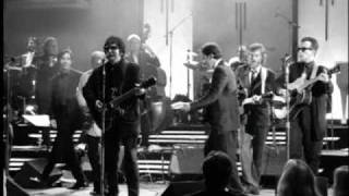 Roy Orbison  Oh Pretty Woman from Black amp White Night [upl. by Lalla718]