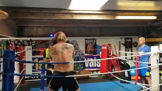 Lightweight Vs Heavyweight boxing hard sparring rounds [upl. by Nahttam]