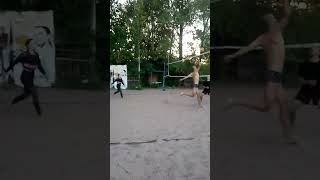 Beach volleyball easily threw the ball over the player [upl. by Ehcnalb]