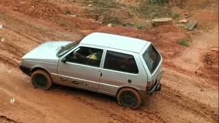 Fiat UNO cortando lama subindo ladeira [upl. by Imef]