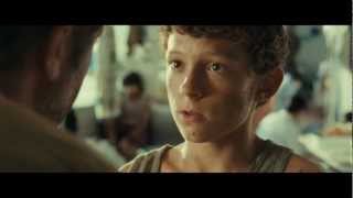 Paradisul Spulberat Lo imposible Trailer [upl. by Ardnekal]