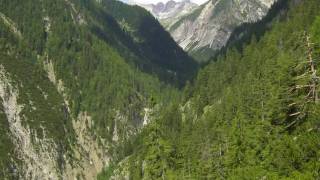 Zu Fuß über die Alpen Tag 3 Memminger Hütte  Larcher Alm [upl. by Casper]